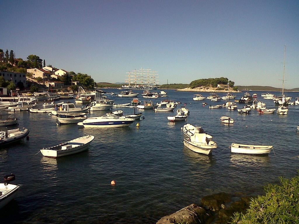 Cozy New Flat For 2 Or 3 Apartment Hvar Town Luaran gambar