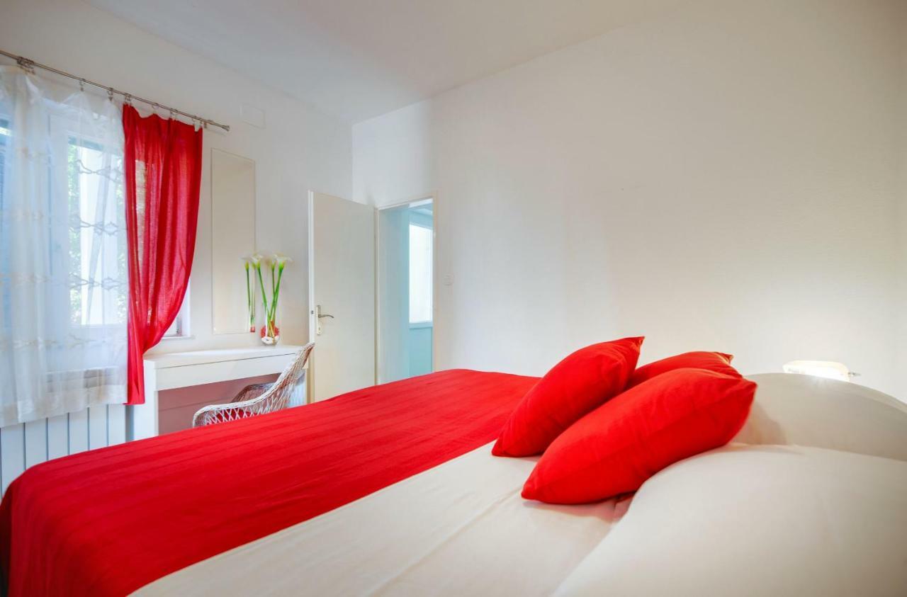 Cozy New Flat For 2 Or 3 Apartment Hvar Town Luaran gambar